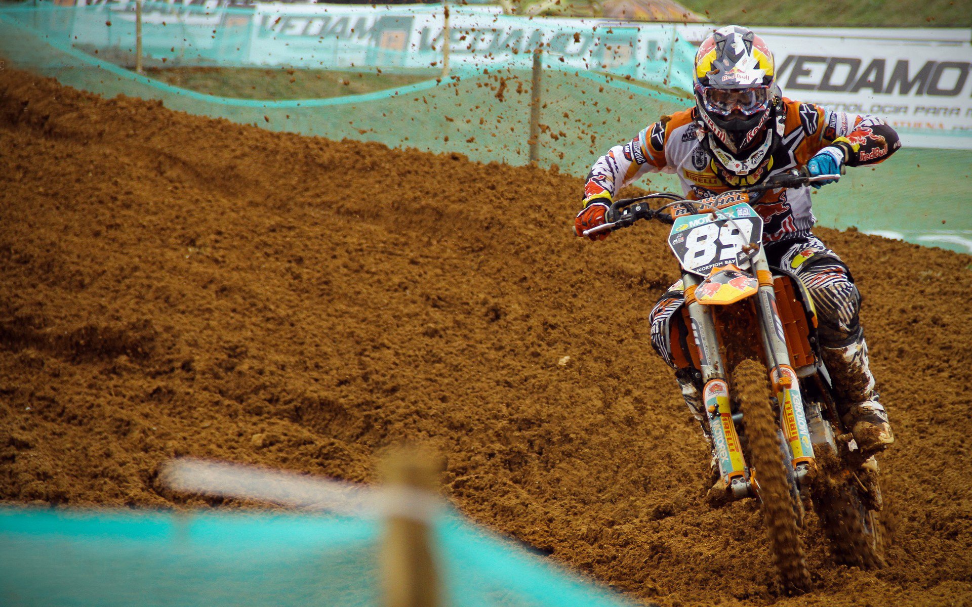 掘金教练团队分析对手数据制定针对策略，掘金队核心